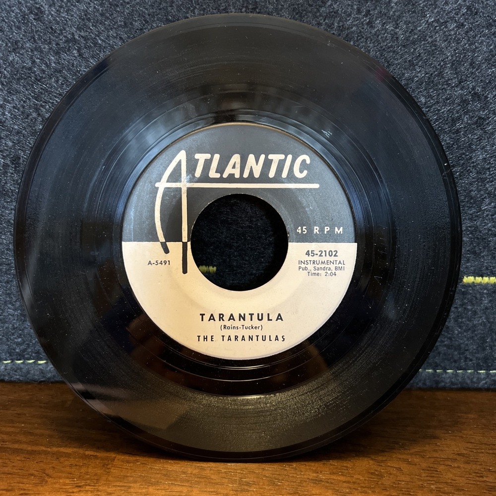 45‎ rpm surf rock THE TARANTULAS Tarantula/Black Widow 1961 Atlantic 2102